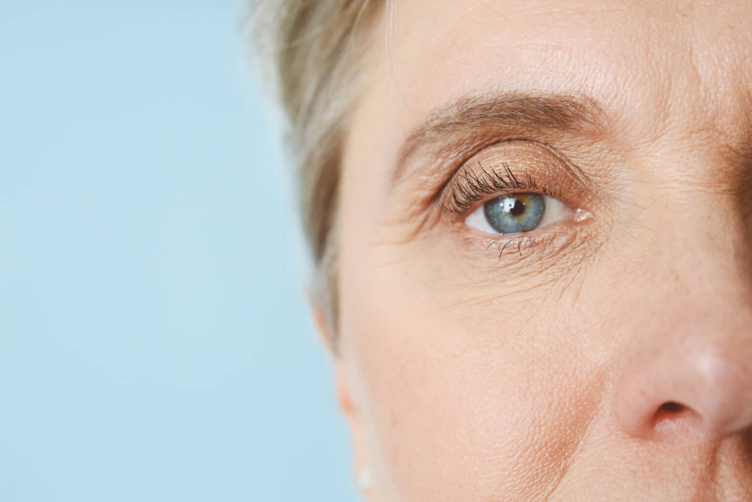 Rides sous les yeux : Comment les Enlever Efficacement